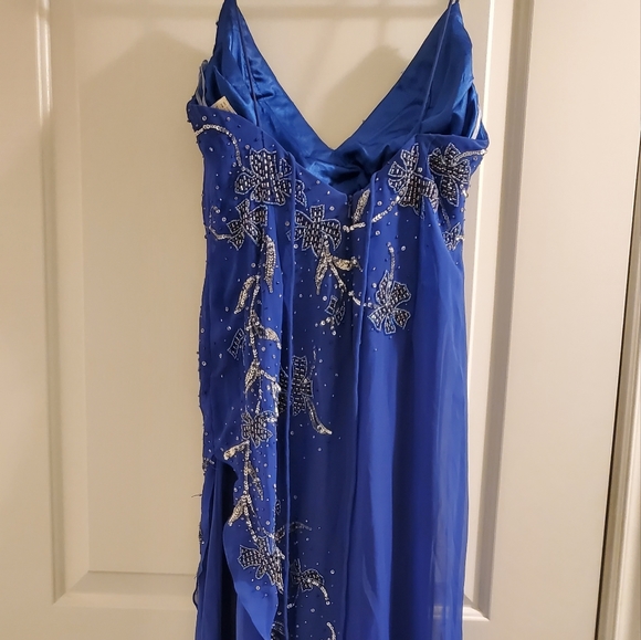 dress - Picture 2 of 5